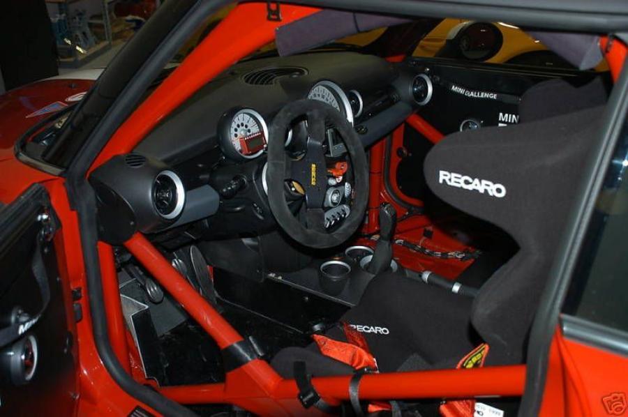  Mini Cooper JCW Clubman Challenge Racer 2008 года  (фото 9 из 11)